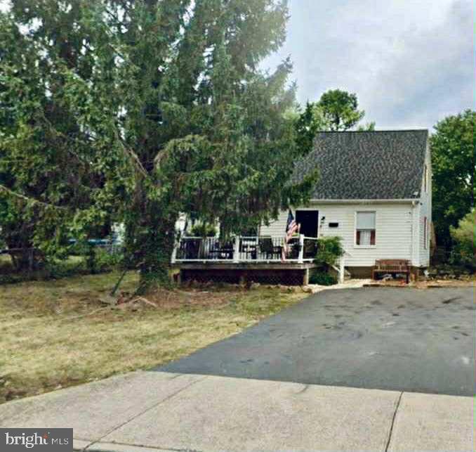 710 New Avenue