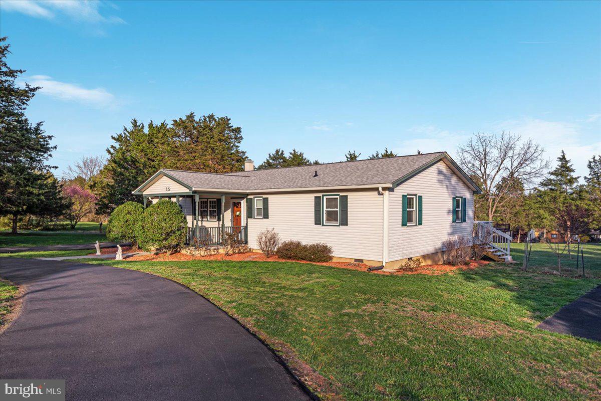 15 River Lakes Drive, Strasburg