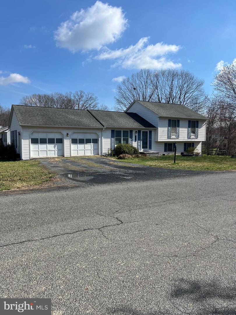610 W Duck Street, Front Royal