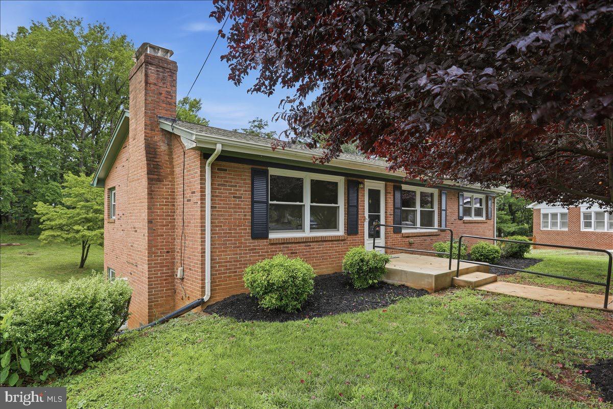 494 Hamilton Circle