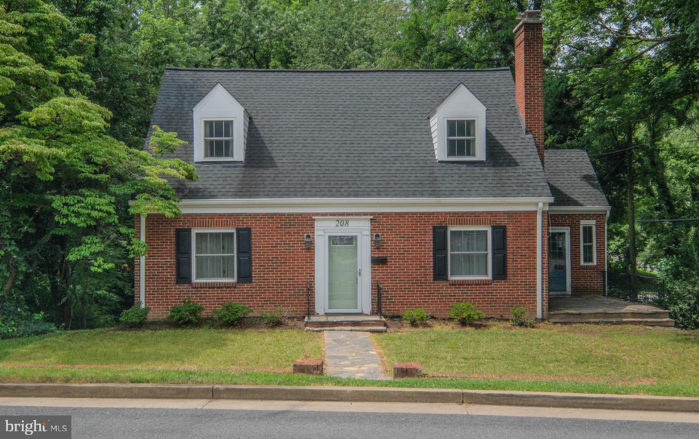 208 Salem Avenue
