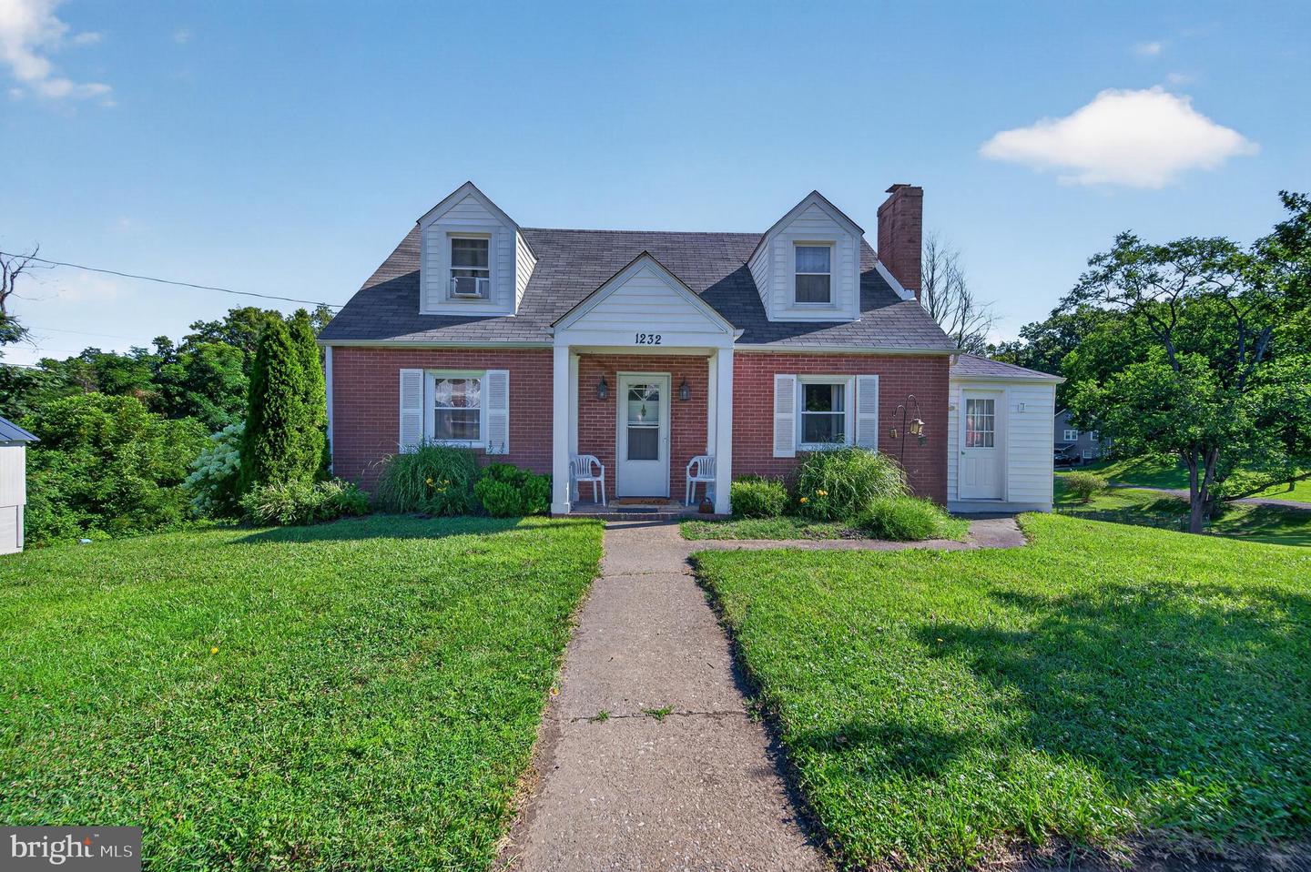1232 Strasburg Road