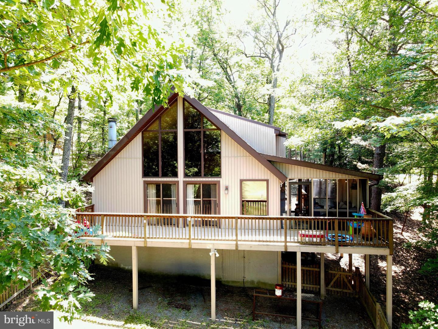 402 Winter Camp Trail, Hedgesville