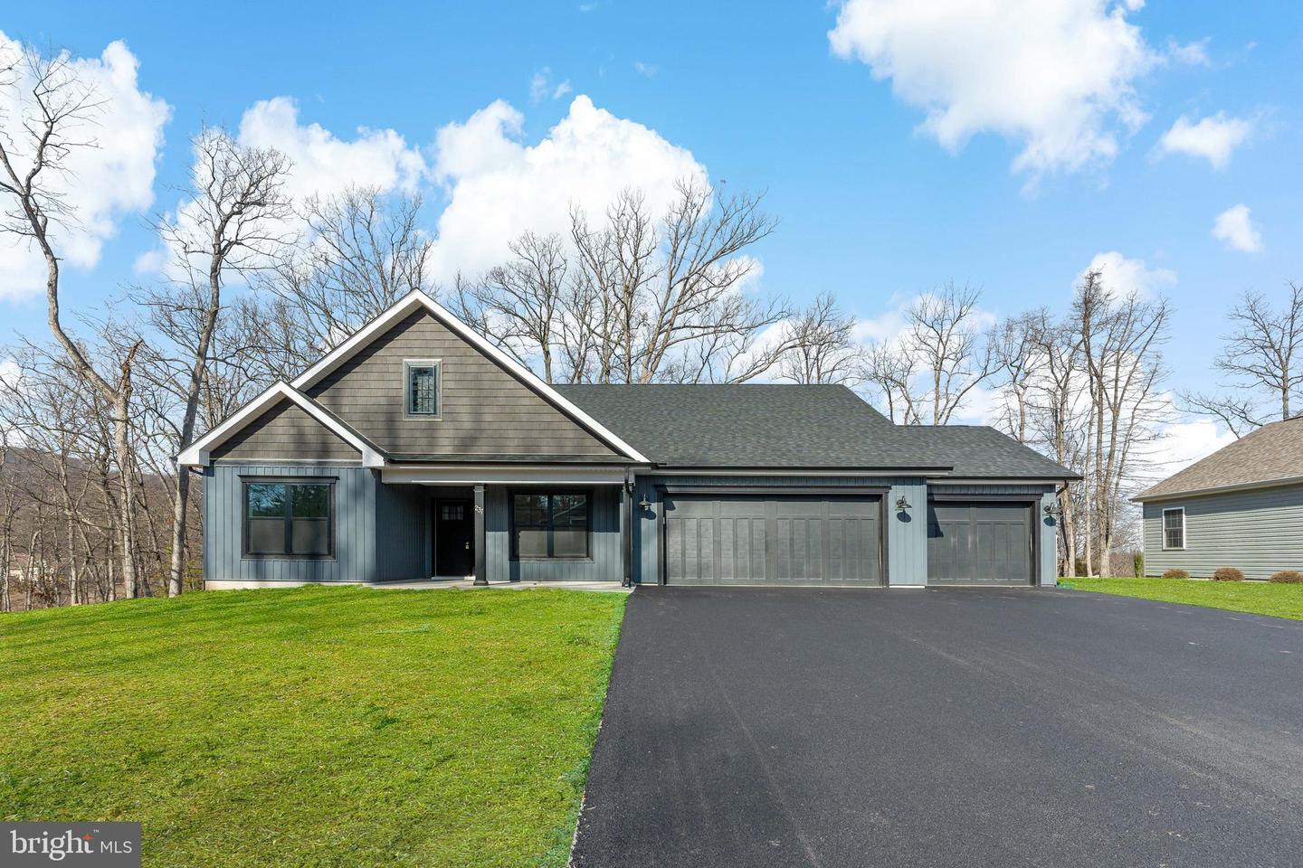180 Sachem Hill, Hedgesville