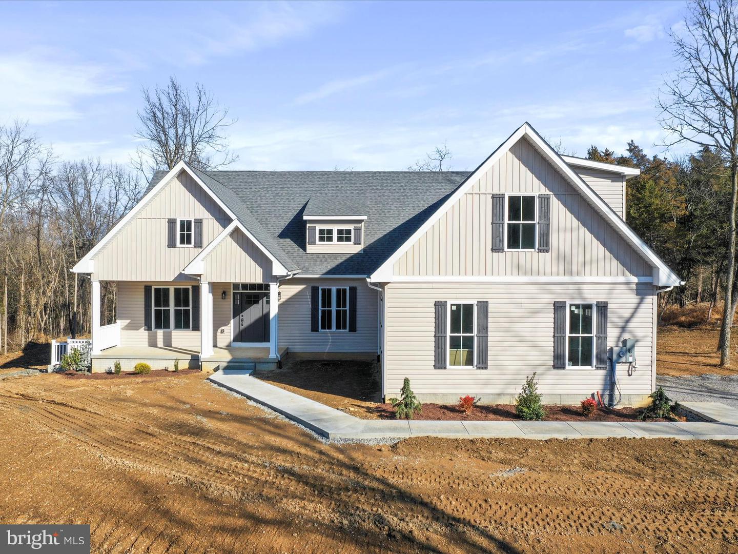 2269 Grade Road, Falling Waters
