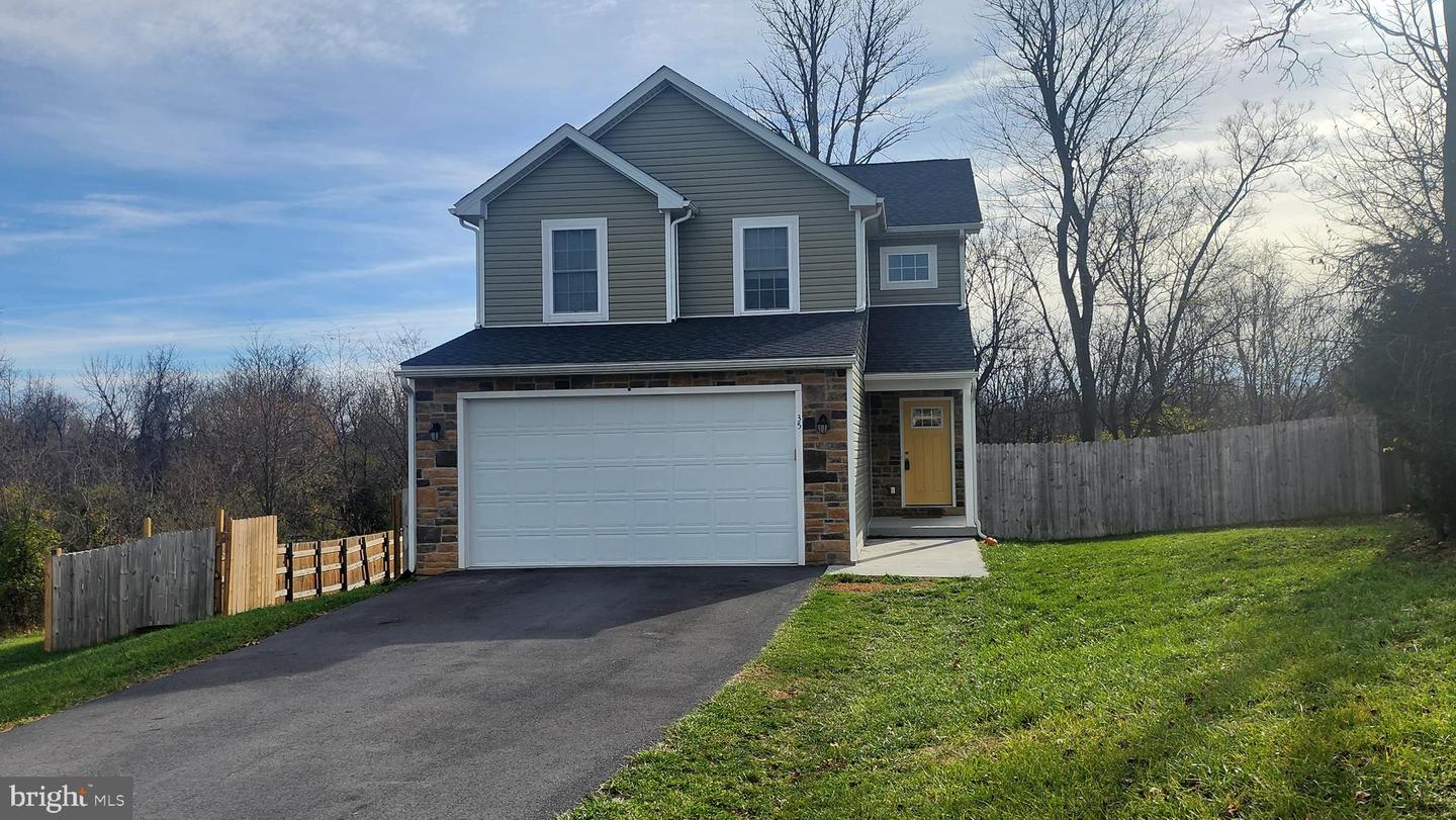 35 Elephant Court, Martinsburg