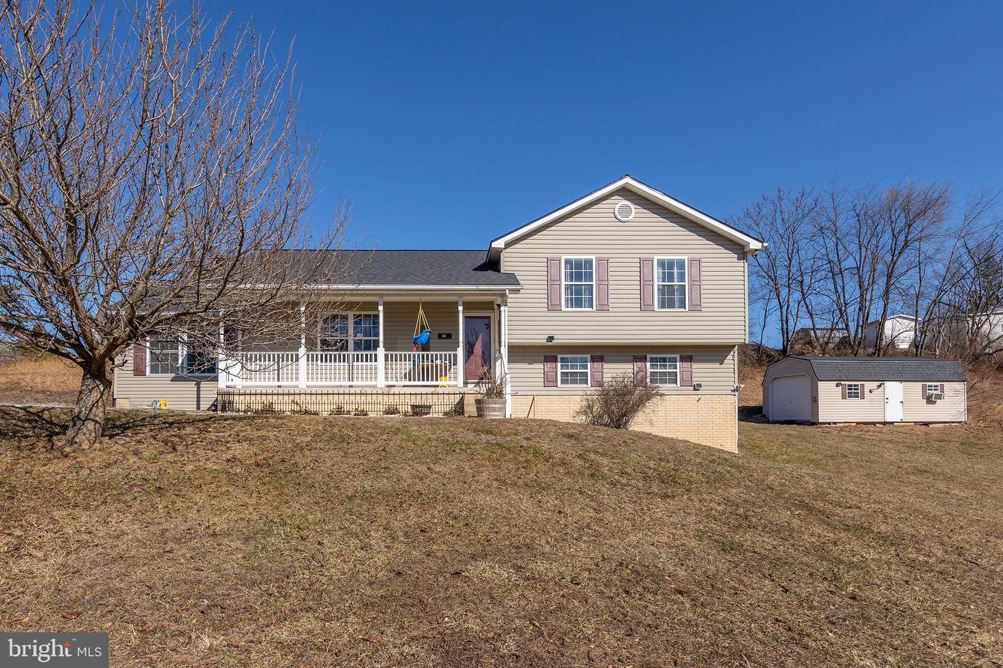 83 Executive Way, Hedgesville