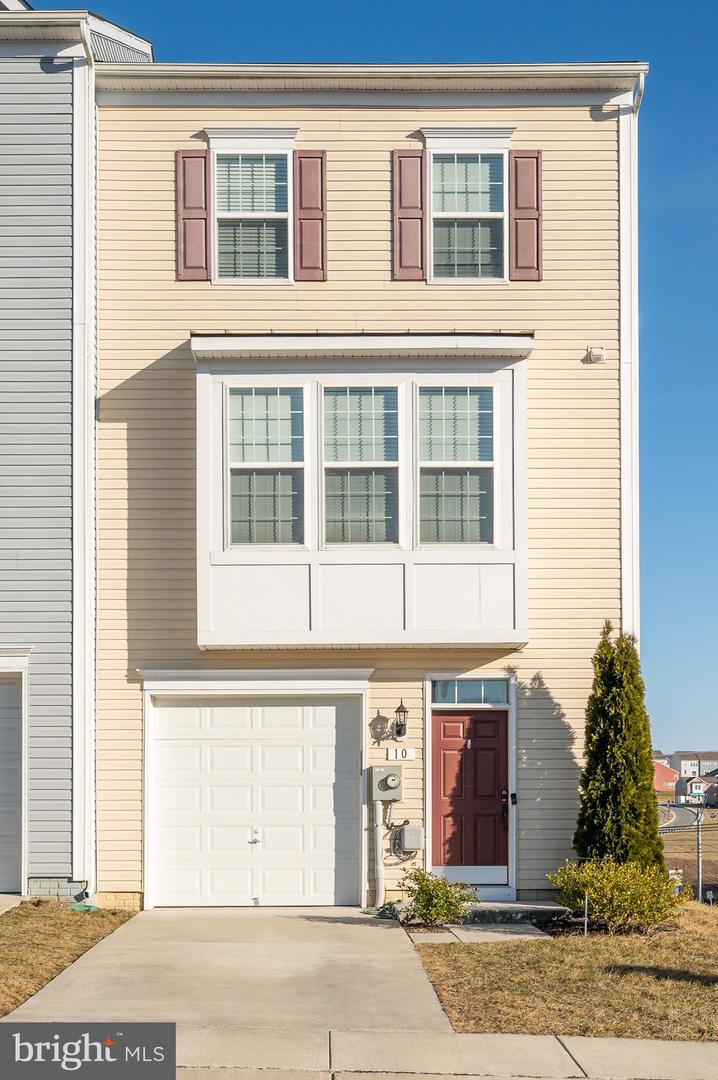 10 Landis Court, Falling Waters