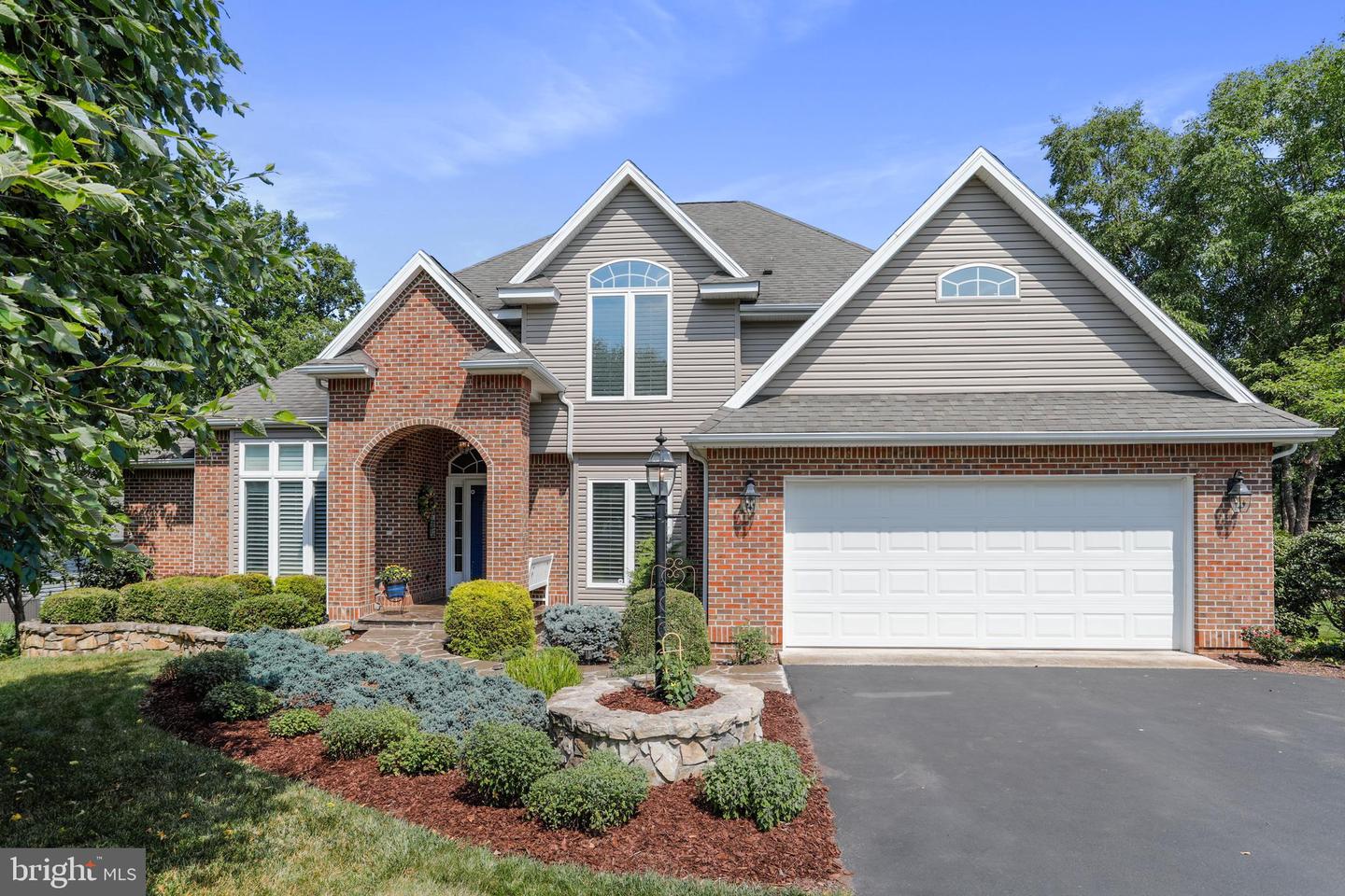 397 Peace Pipe, Hedgesville