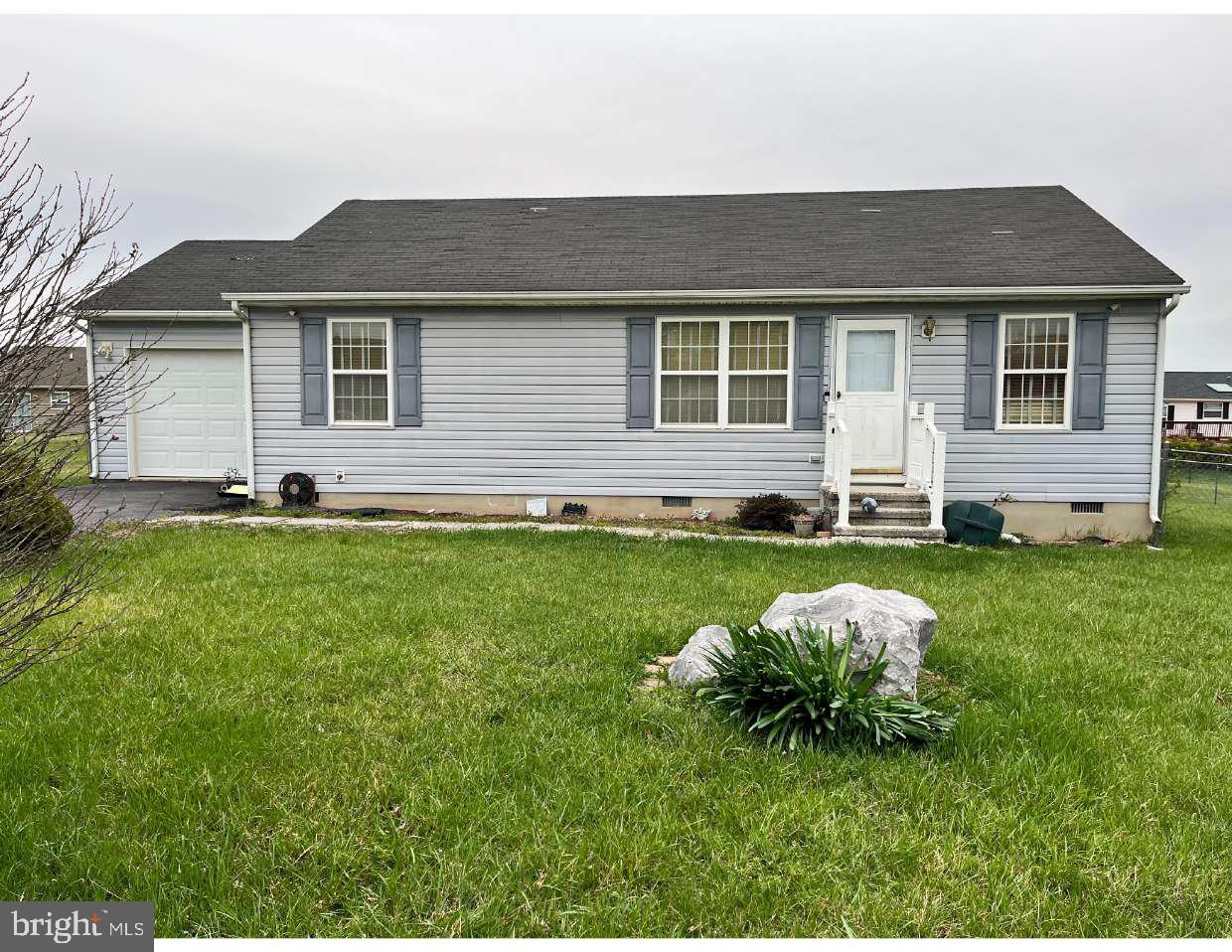 82 Sedge Wren Lane, Martinsburg