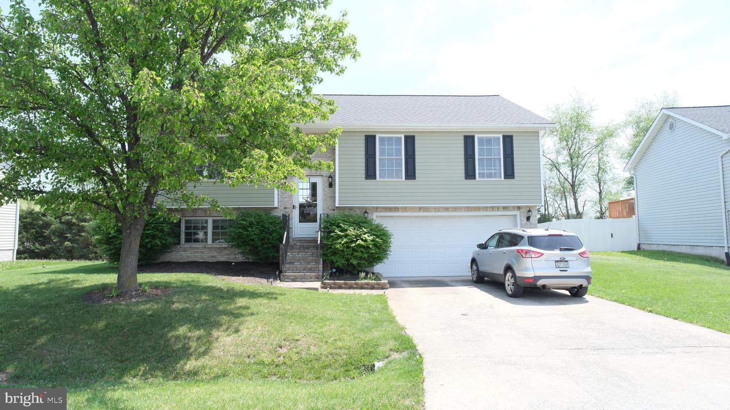 210 Ford Circle, Inwood