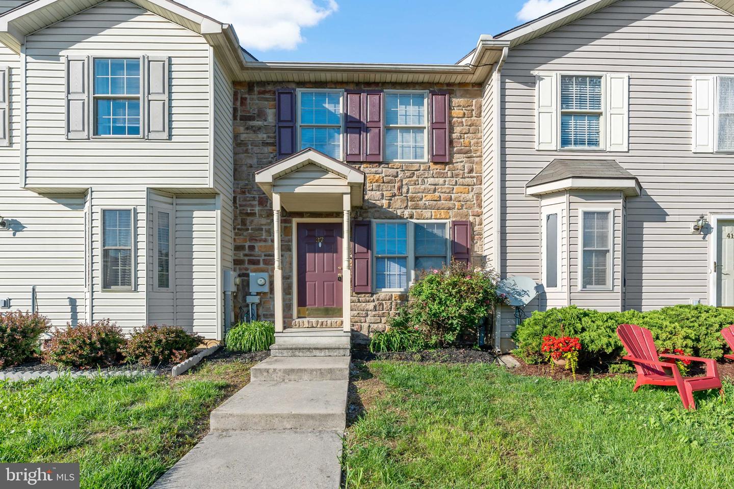 37 Ephesians Court, Inwood