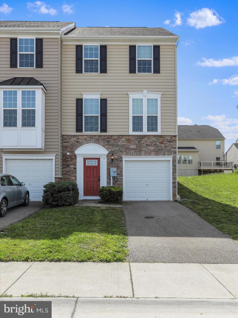 100 Norwood Drive, Falling Waters