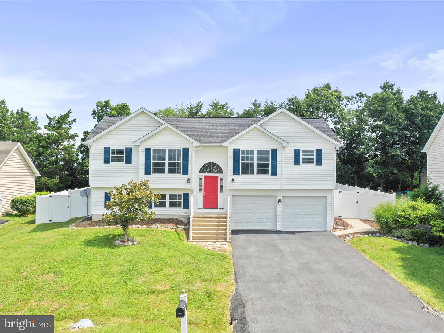 43 Hansberry Court, Inwood