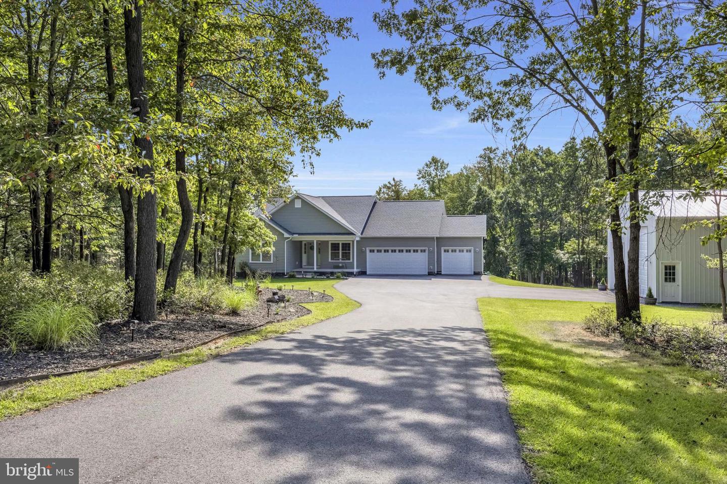 32 Onyx Drive, Hedgesville