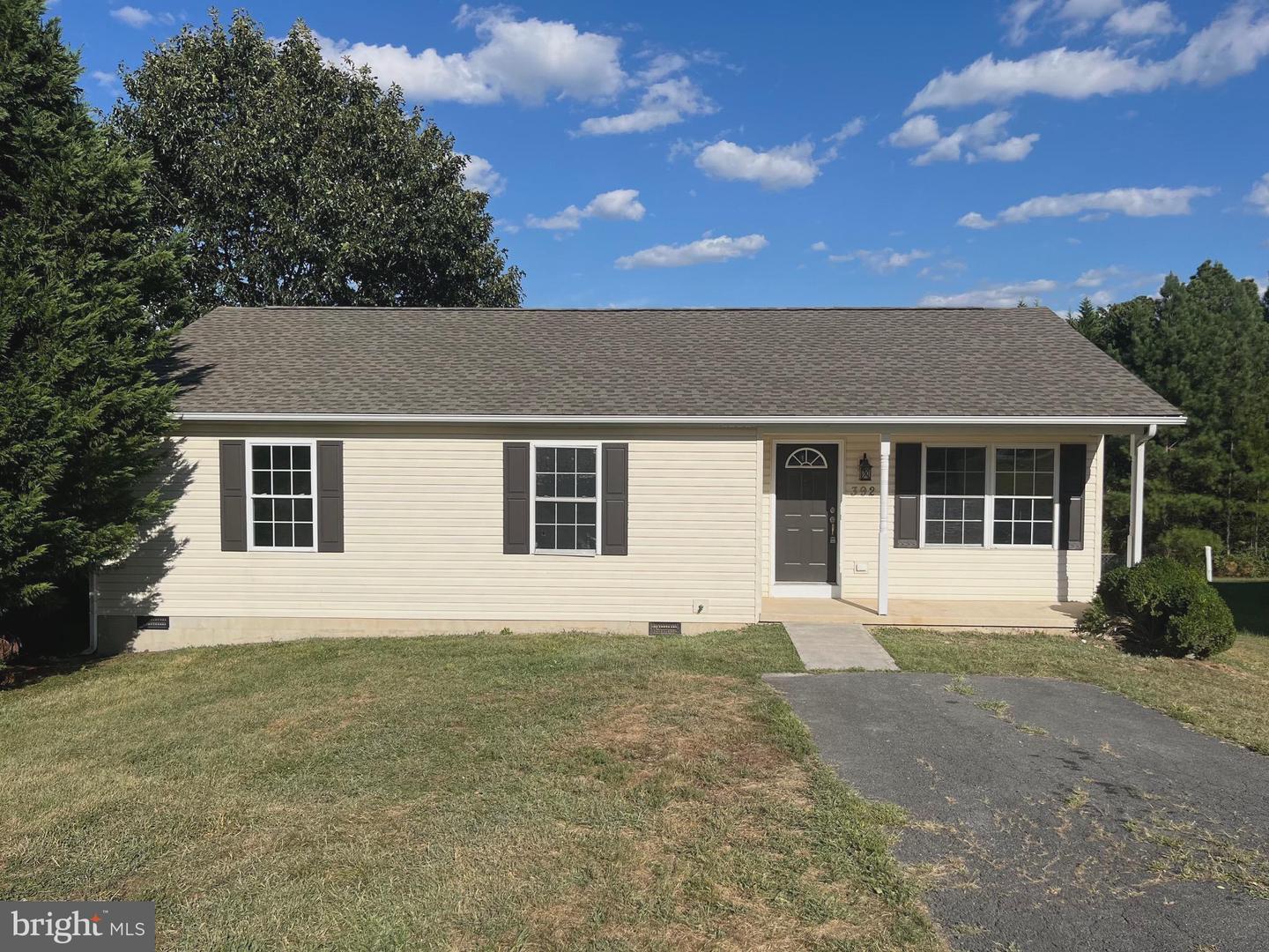 392 Grove Farm Lane, Martinsburg