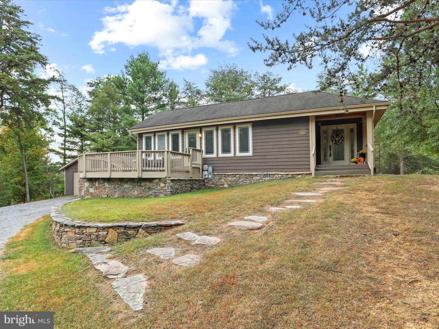 26 Pathfinder Lane, Hedgesville