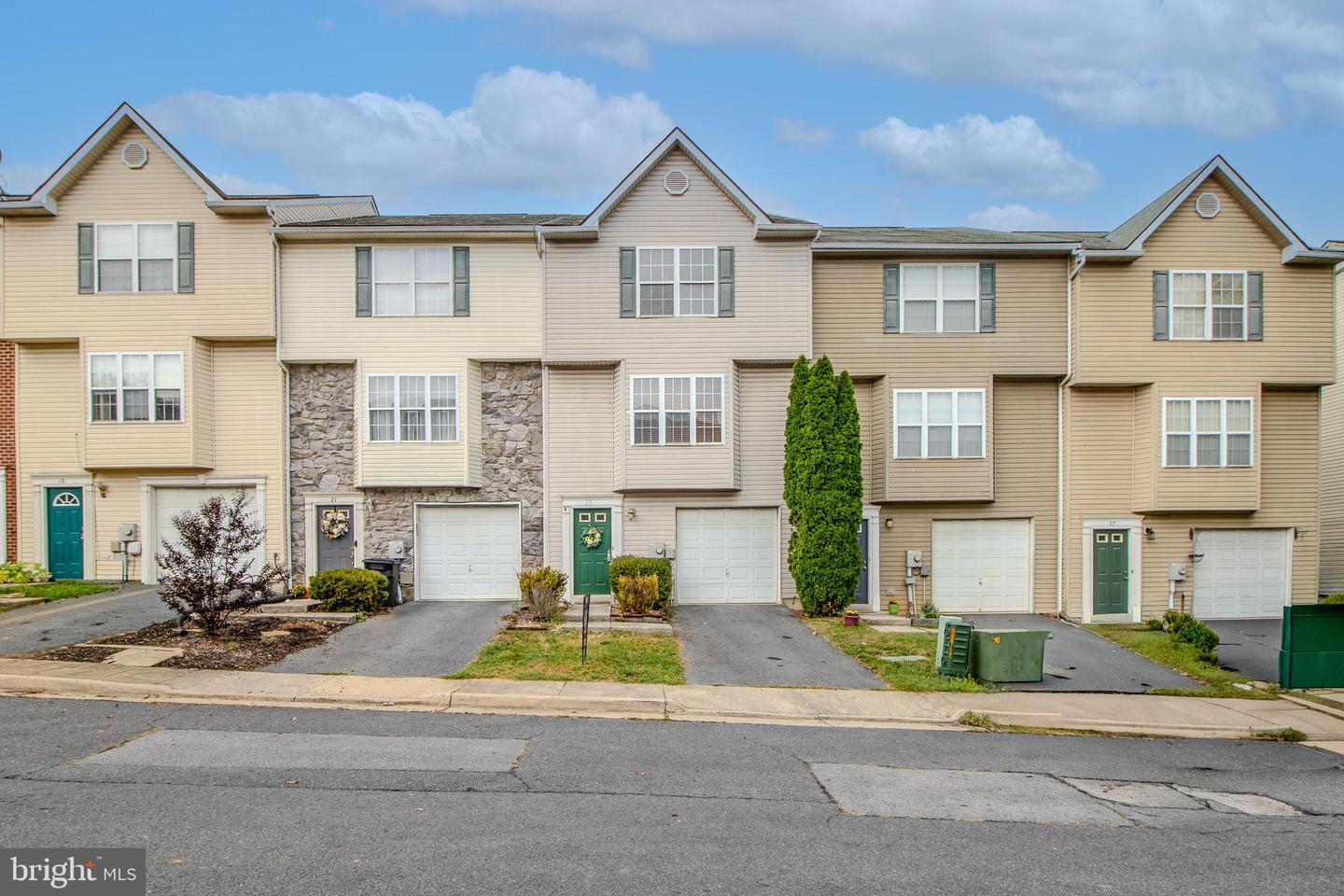 23 Talia Drive, Inwood