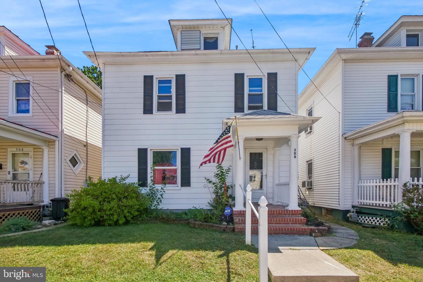 308 S Illinois Avenue, Martinsburg