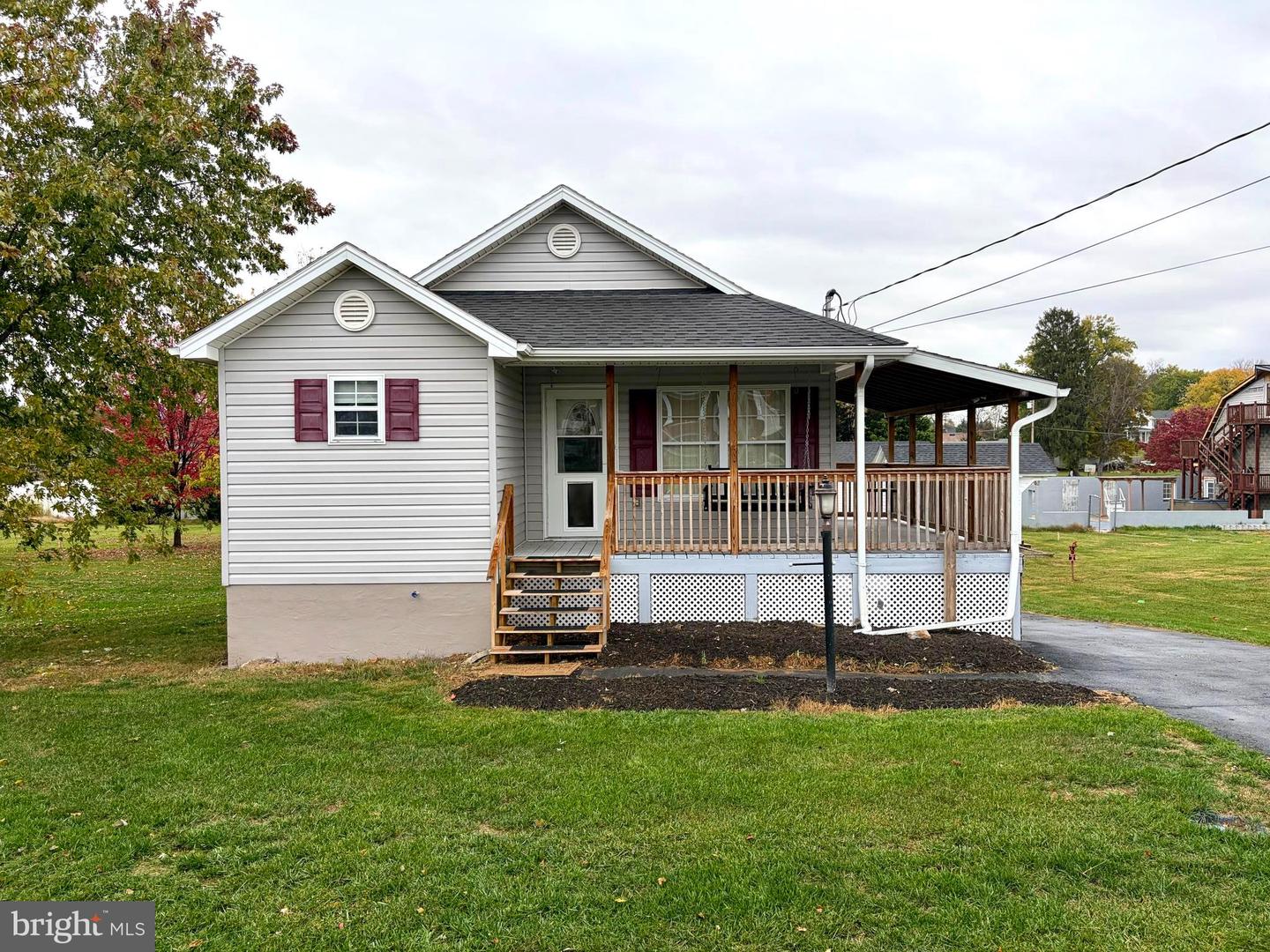 418 True Apple Way, Inwood