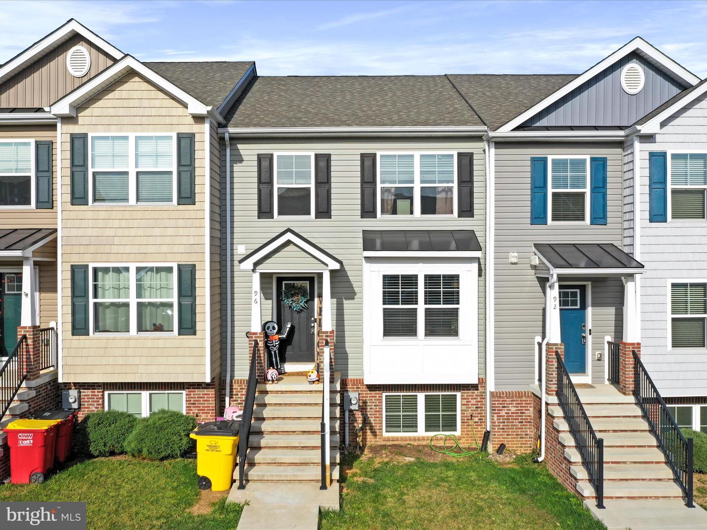 96 Carnes Way