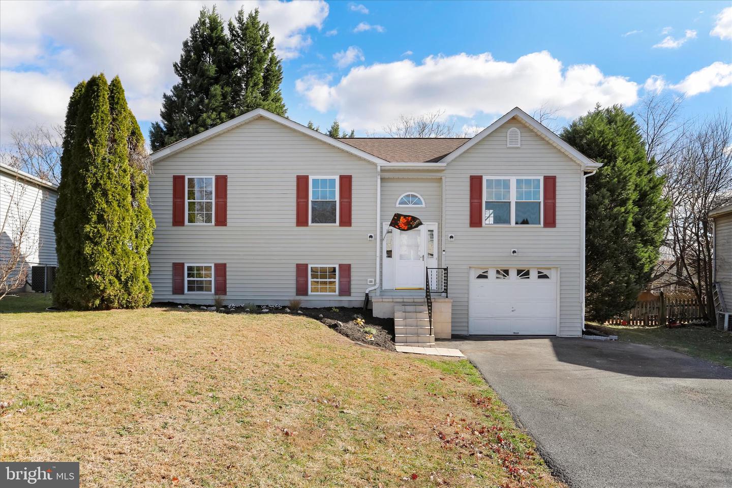 151 Farm Pond Lane, Martinsburg