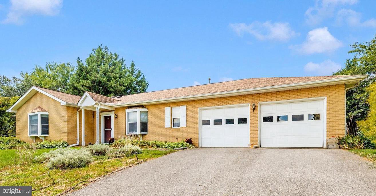 405 Holly Lane, Martinsburg