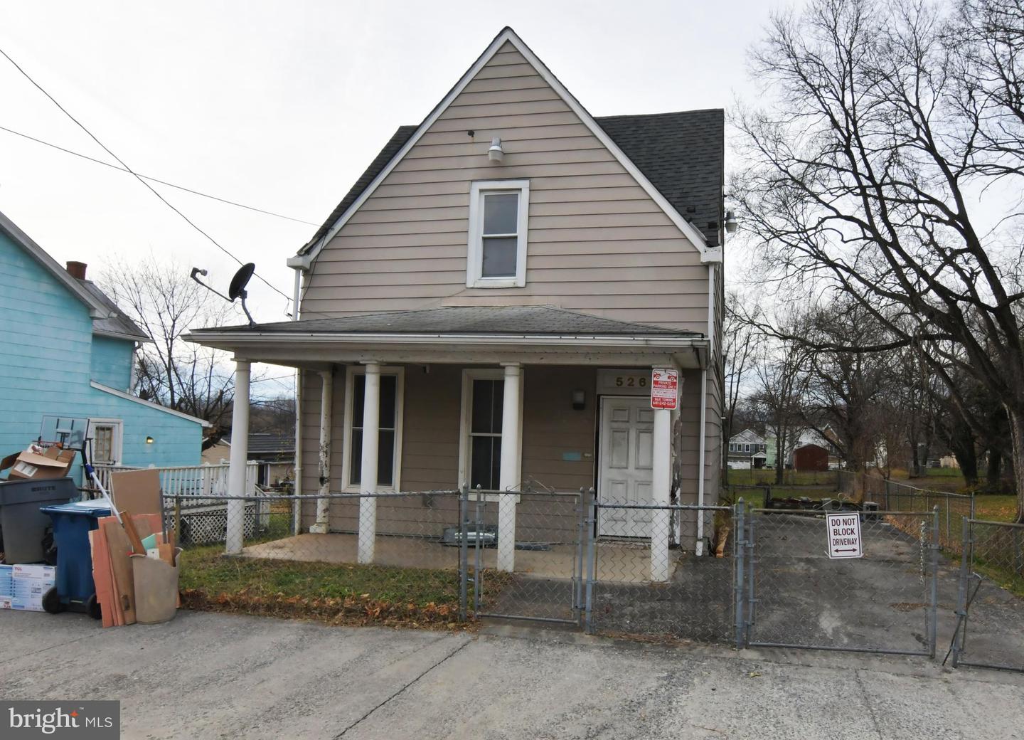526 N High St