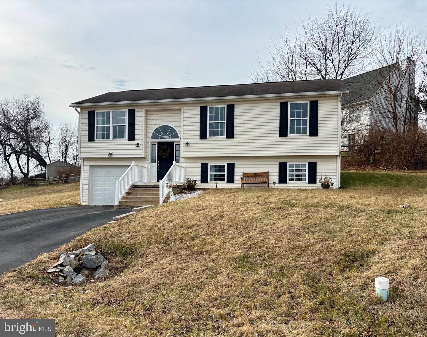 496 Dinali Drive, Martinsburg