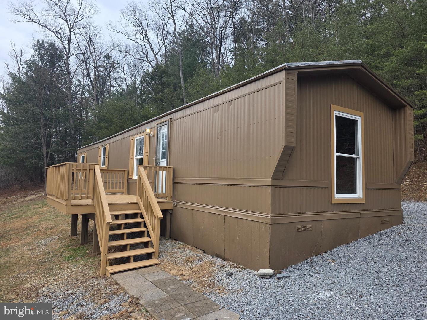 2732 Crossroad School Road, Hedgesville