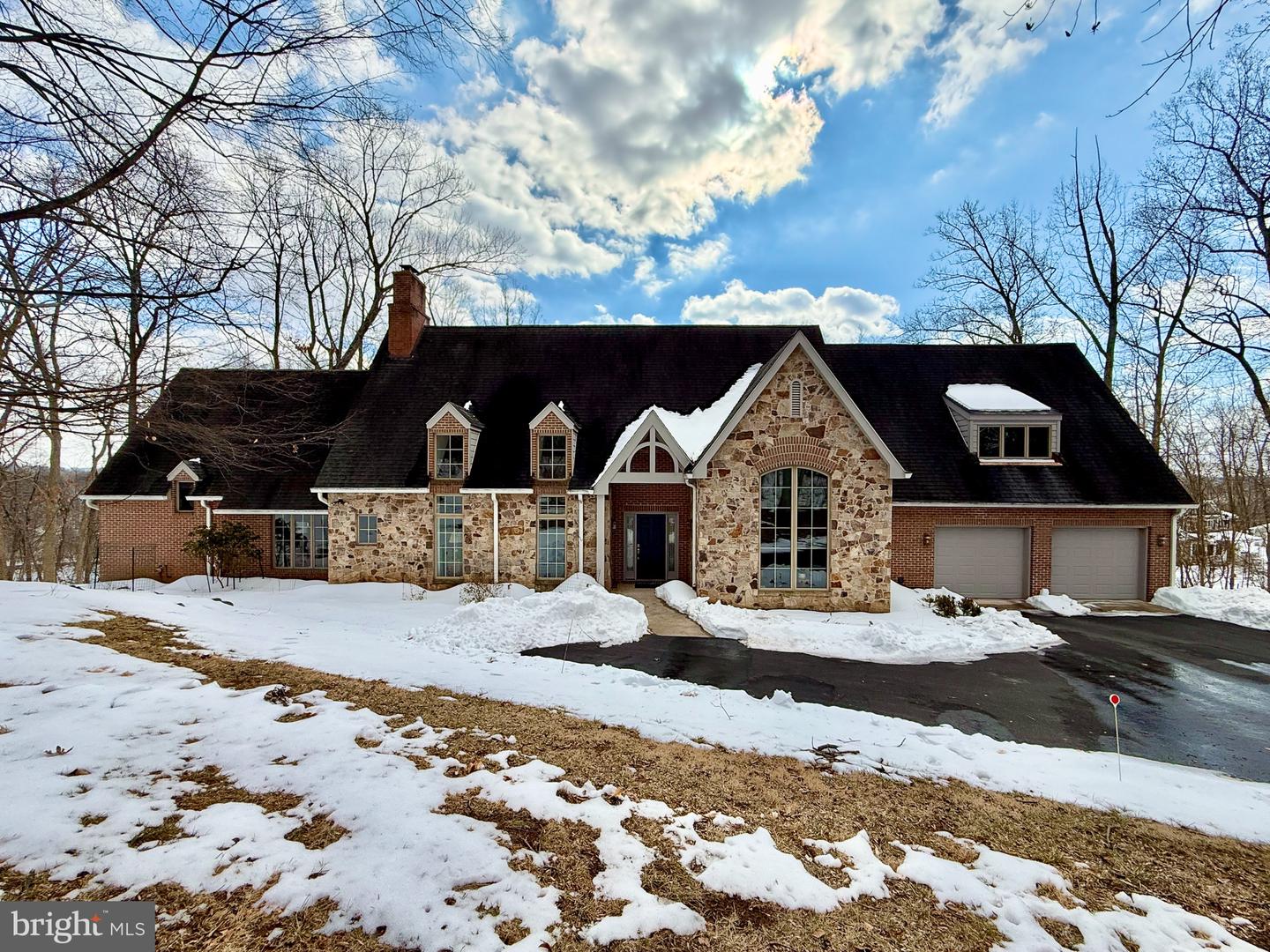 812 Steeple Chase Lane, Martinsburg