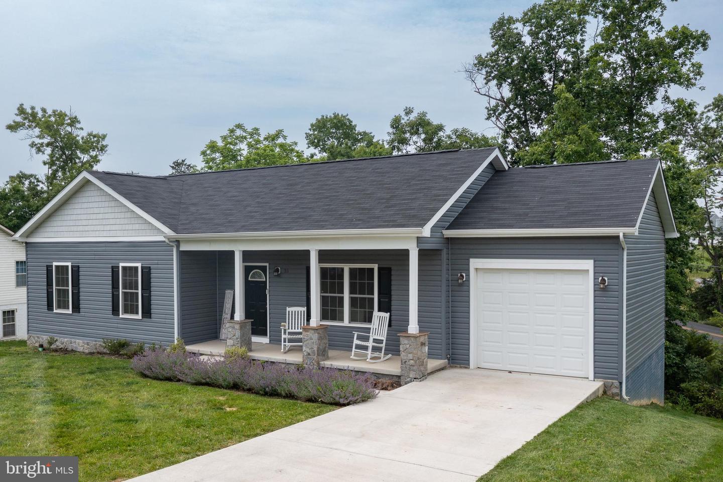 33 Sinker Drive, Inwood