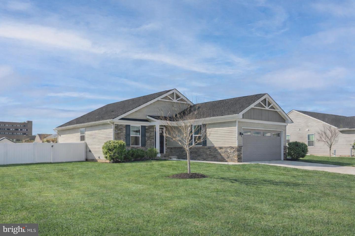 54 Norfolk Lane, Martinsburg