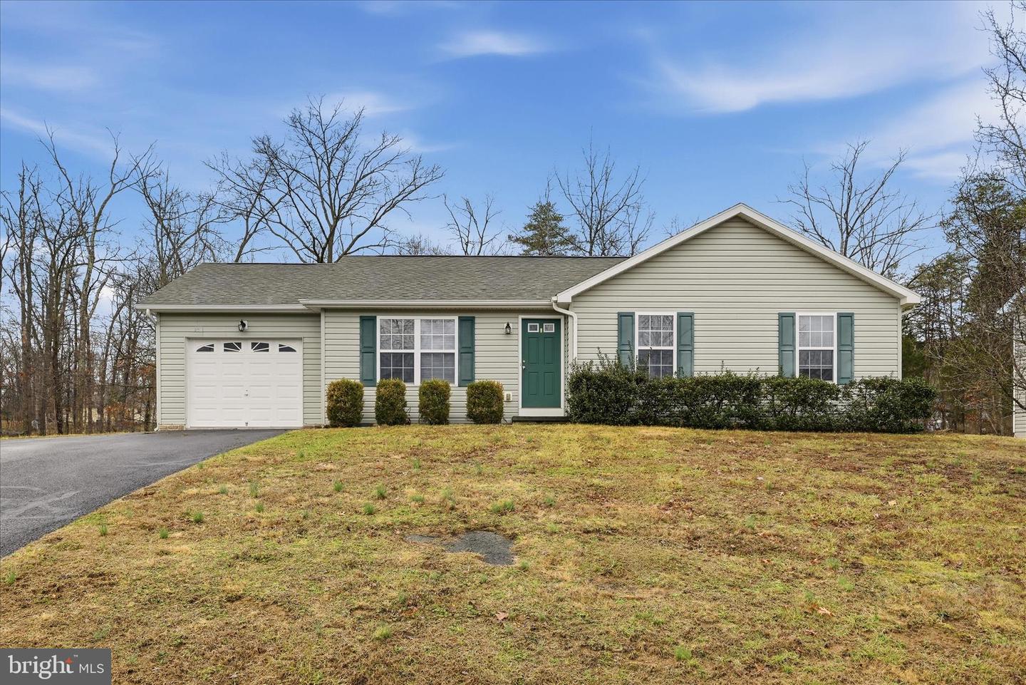 104 Basin Drive, Inwood