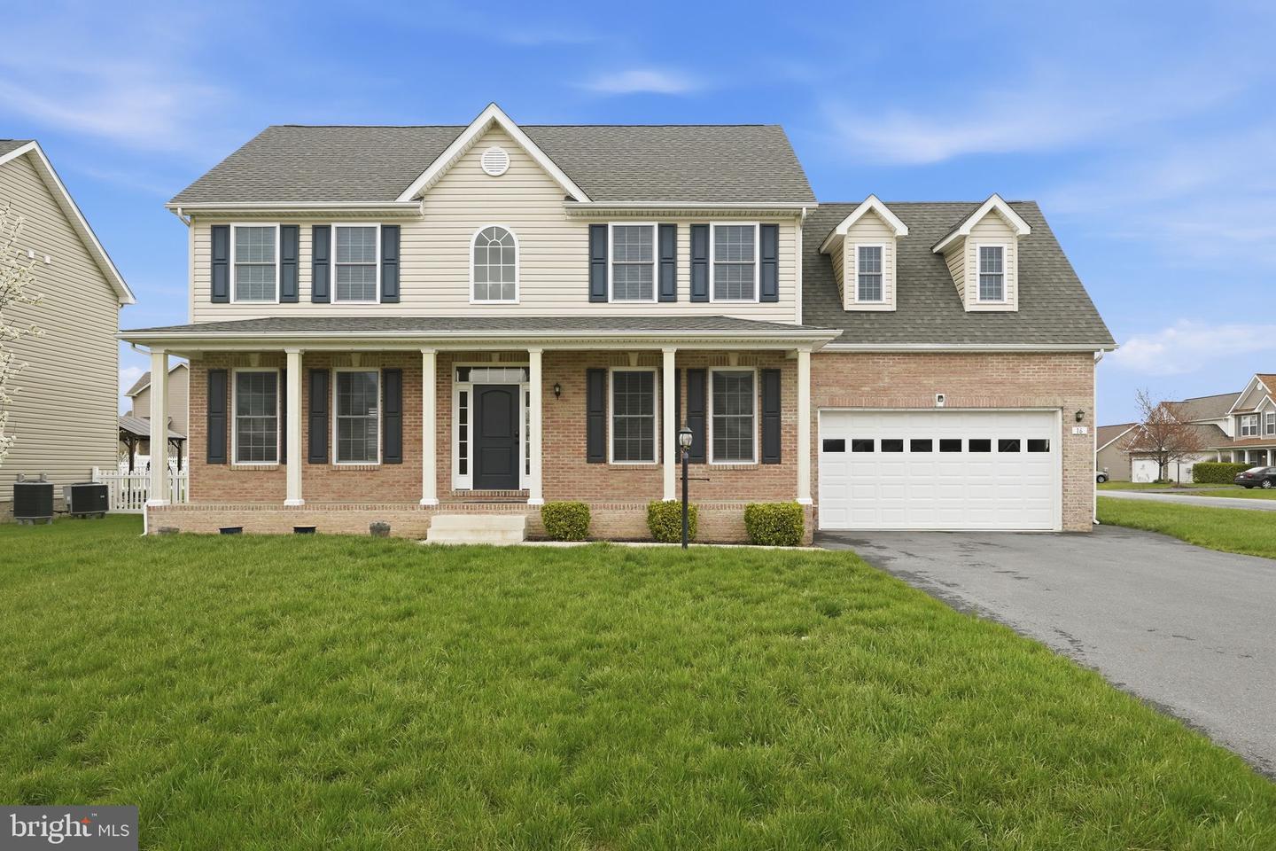 16 Azera Drive, Inwood