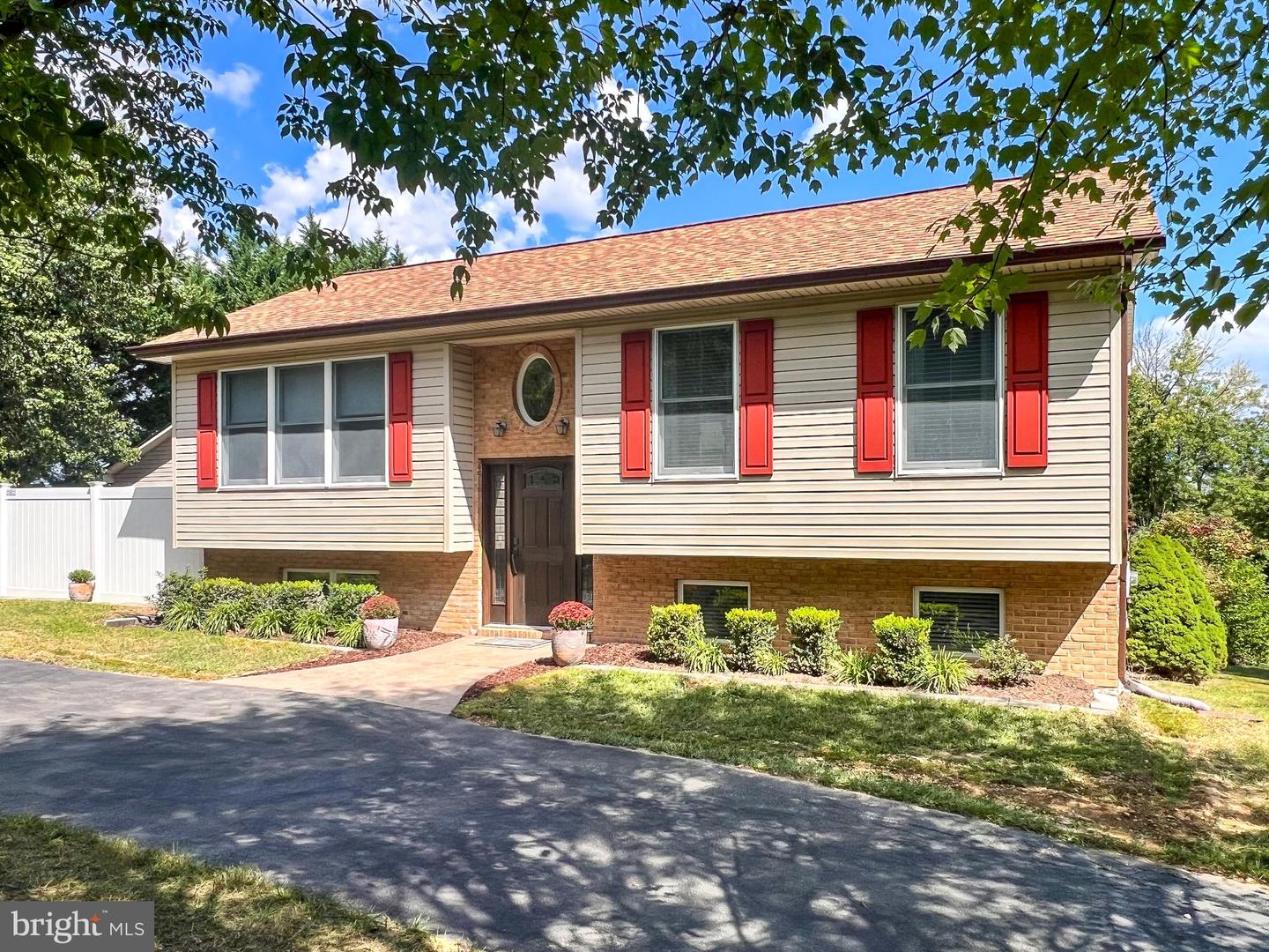 268 Kestrel Dr, Falling Waters