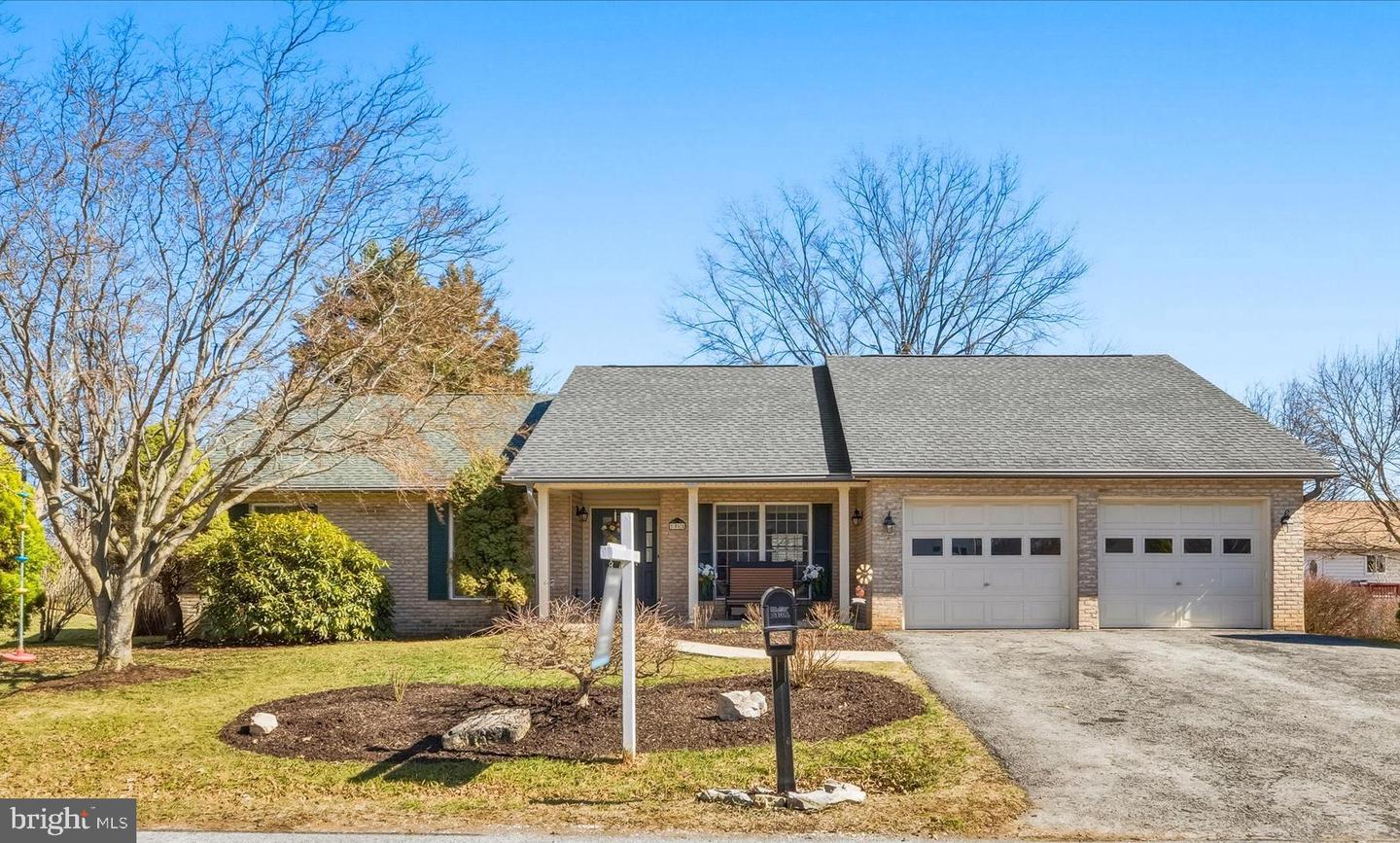 51 Pembroke Lane, Falling Waters