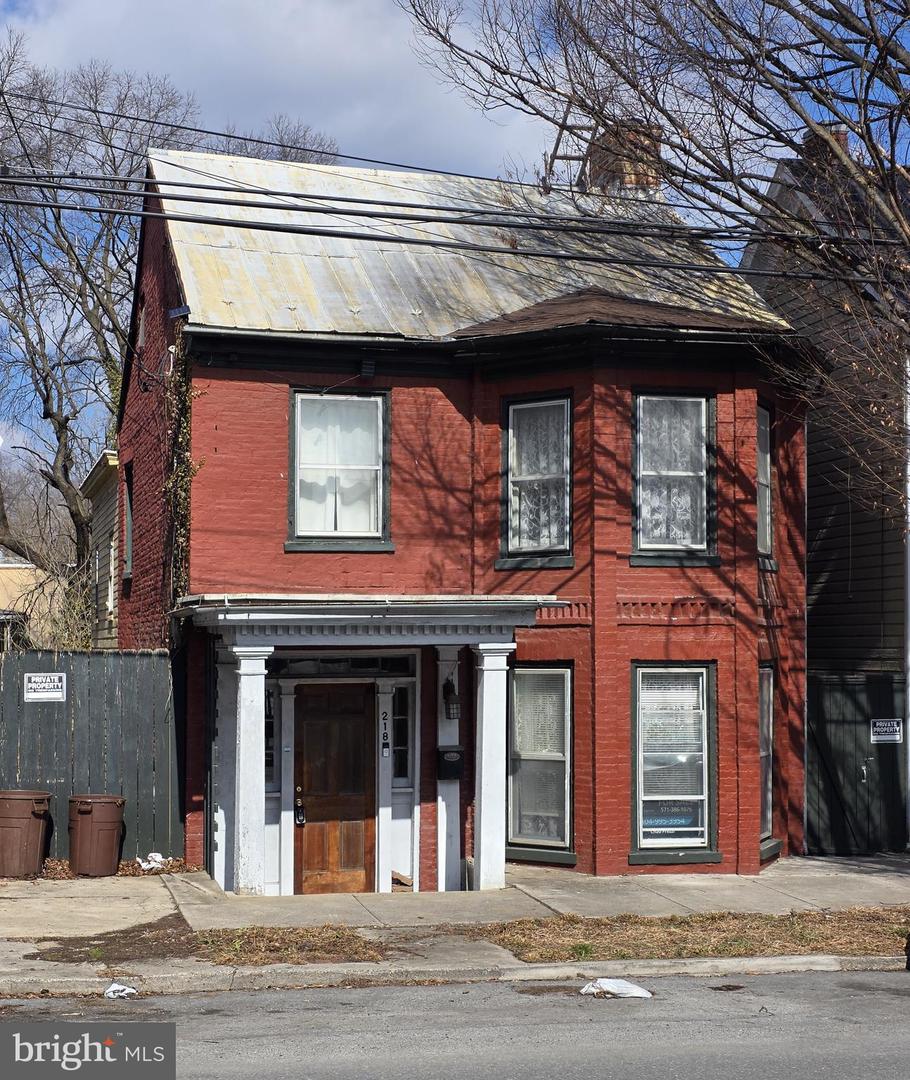 218 W Race Street, Martinsburg