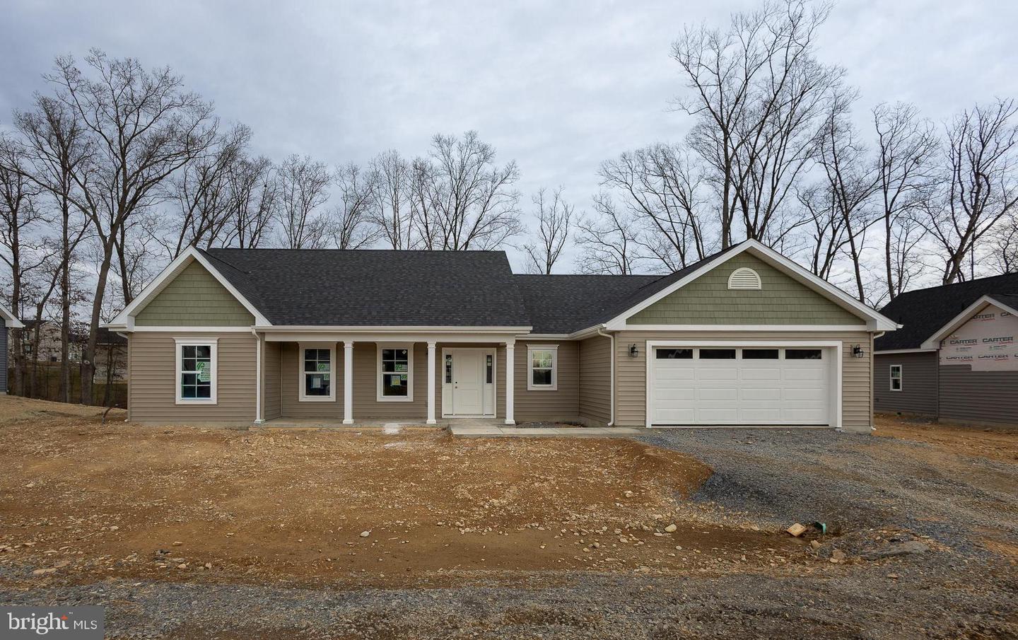 127 Thoroughbred Terrace, Martinsburg