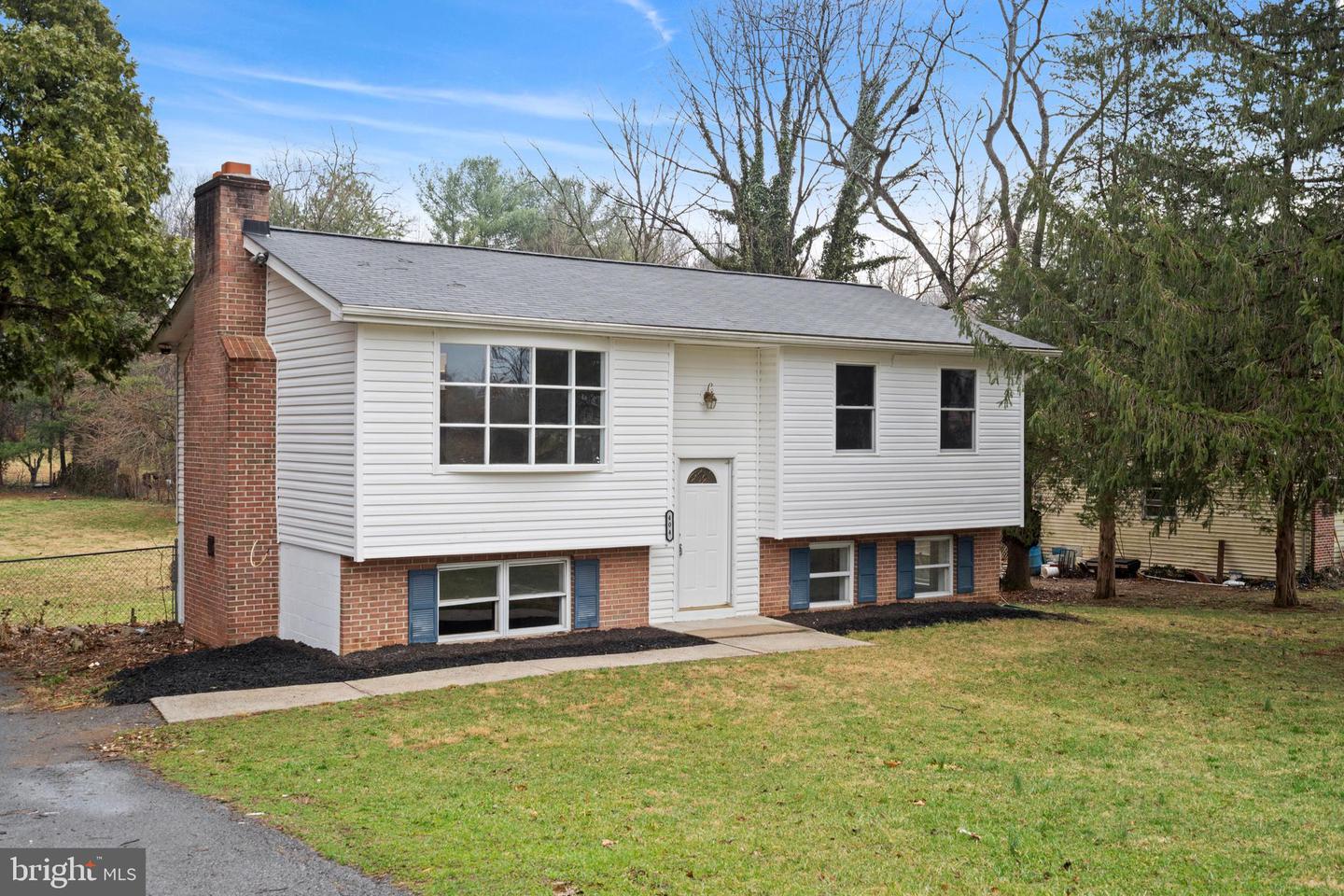 404 Weeping Willow Road, Falling Waters