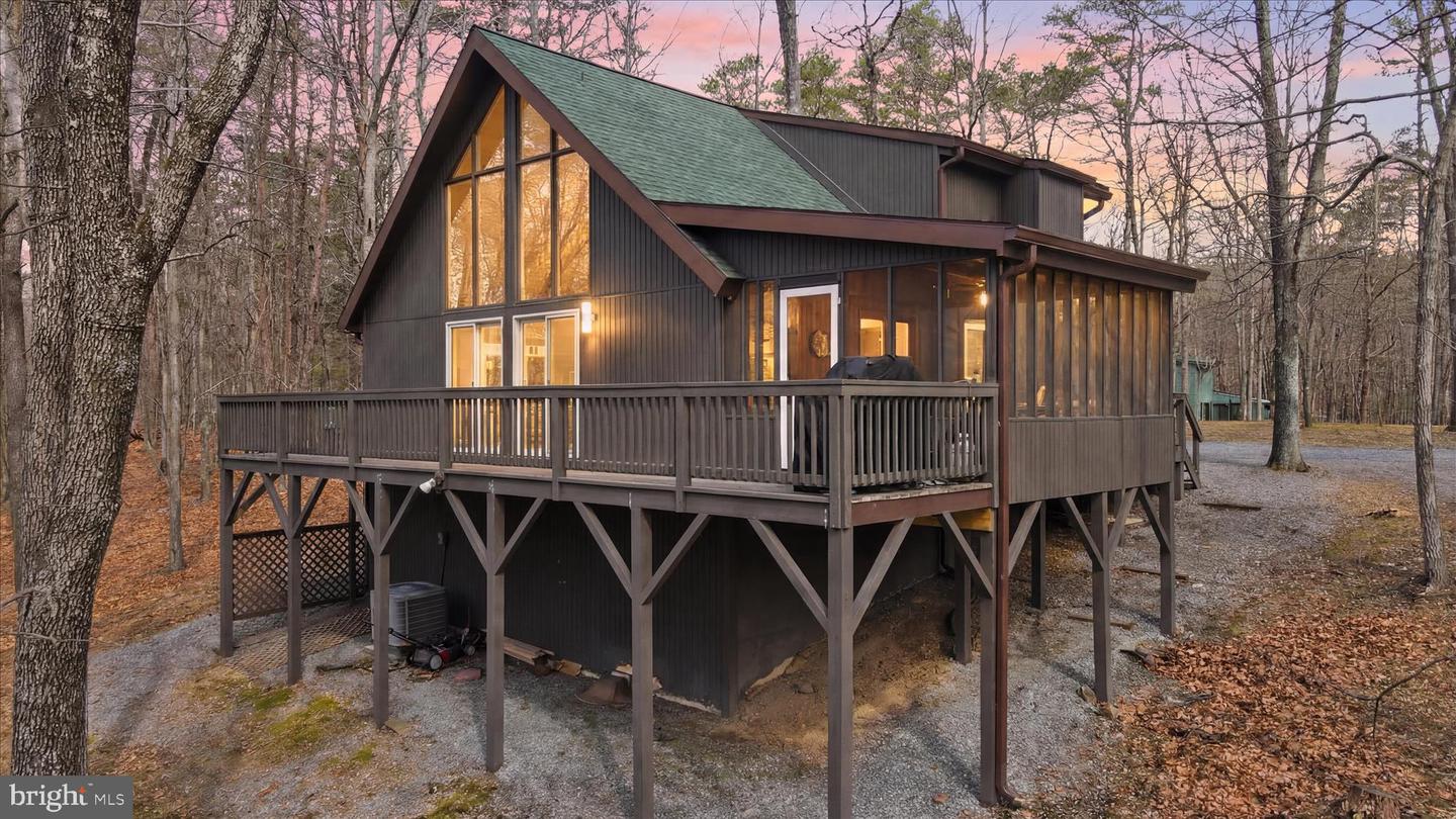 904 Walden Road, Hedgesville