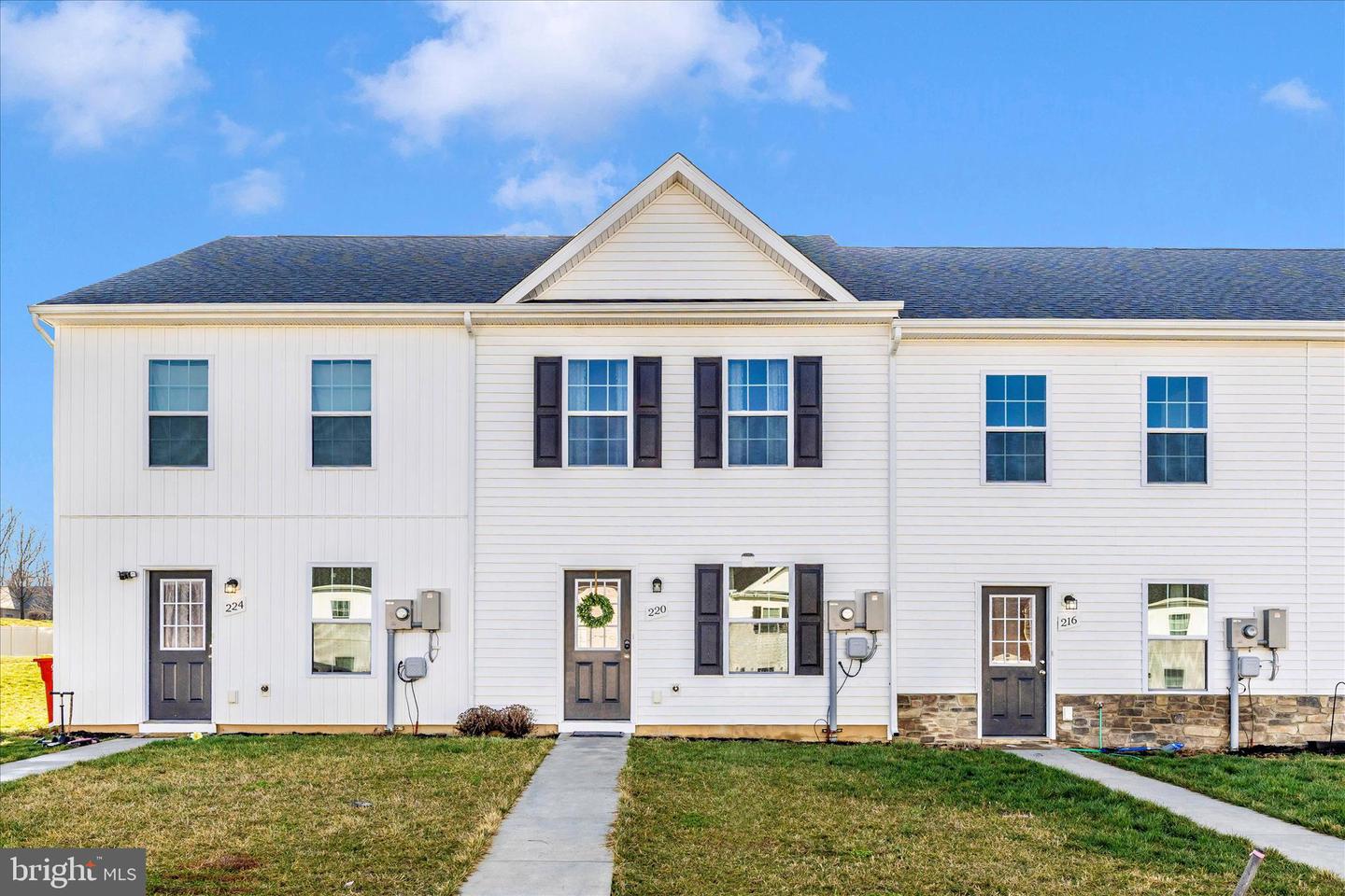 220 White Violet Way, Kearneysville