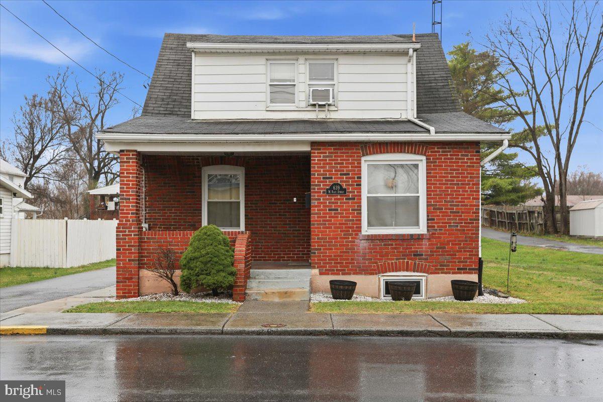 639 W Race Street, Martinsburg
