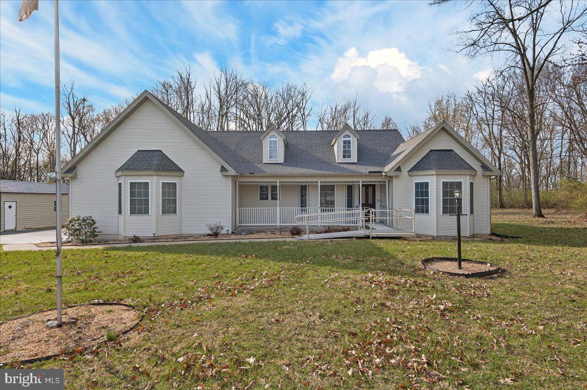352 Doe Run Road, Inwood