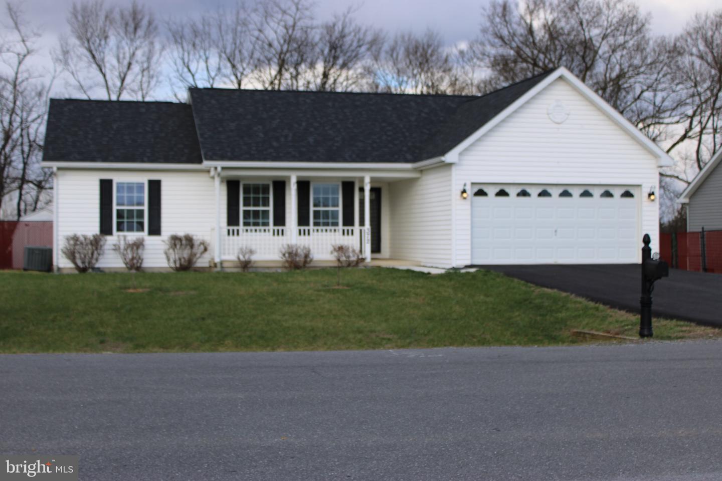 372 Marlowe Drive, Inwood