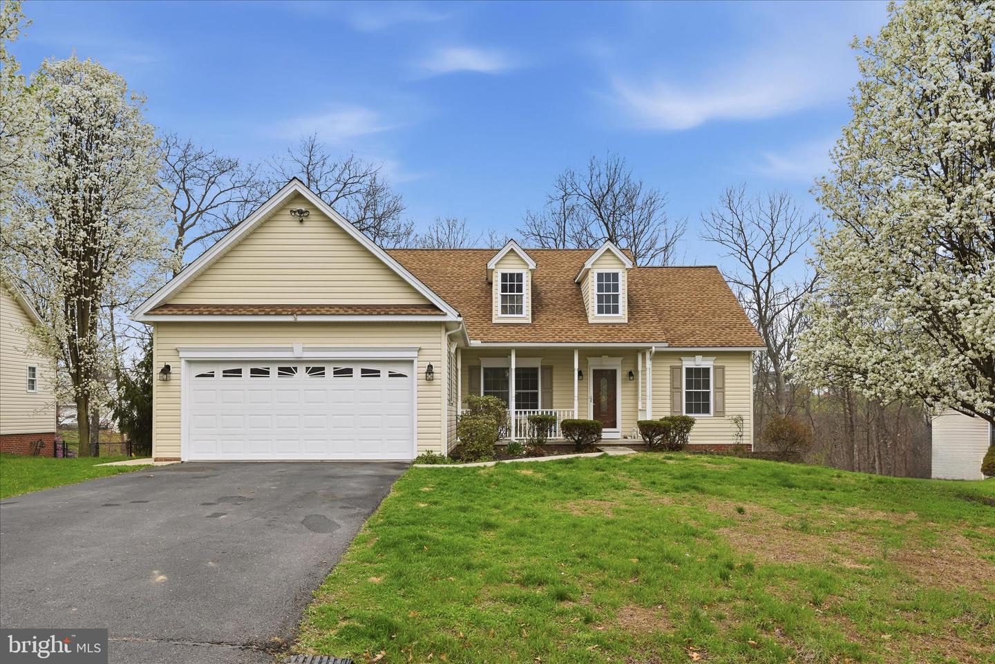 22 Lure Court, Inwood