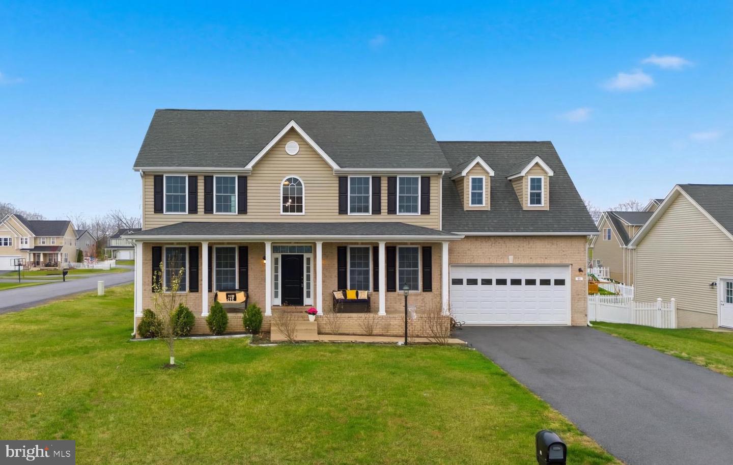 15 Branson Court, Inwood