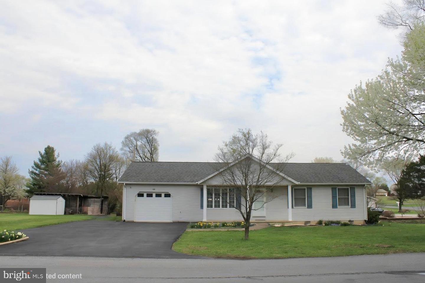 142 Braddock Boulevard, Inwood
