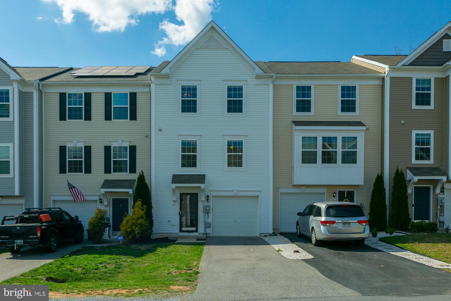 437 Rumbling Rock Road, Hedgesville
