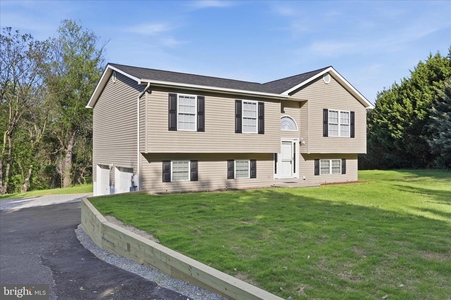 174 Open Field Lane, Falling Waters